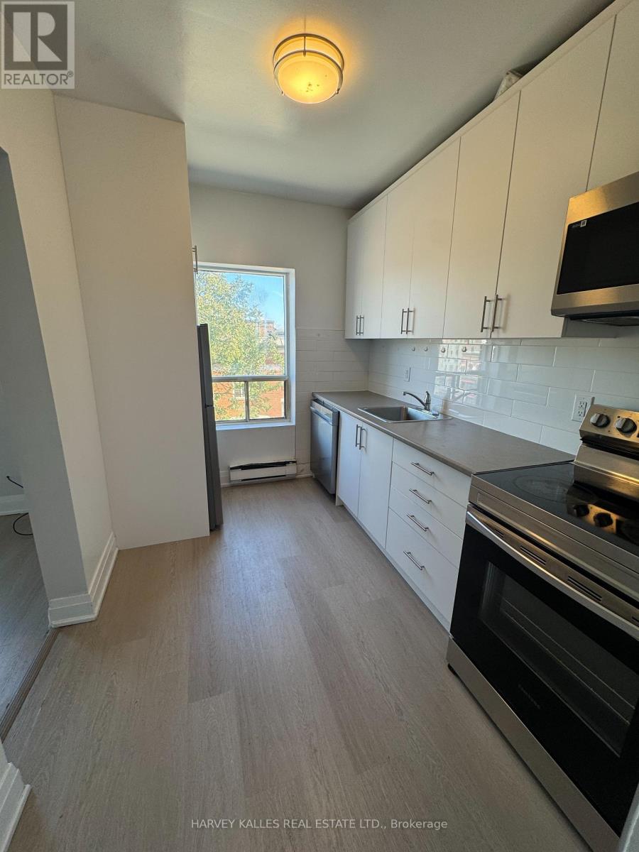 6 - 98 NORTHCLIFFE BOULEVARD, Toronto, Ontario