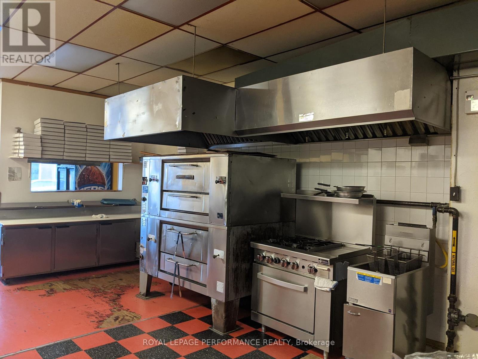 230 Raglan Street S, Renfrew, Ontario  K7V 2X8 - Photo 3 - X12447765