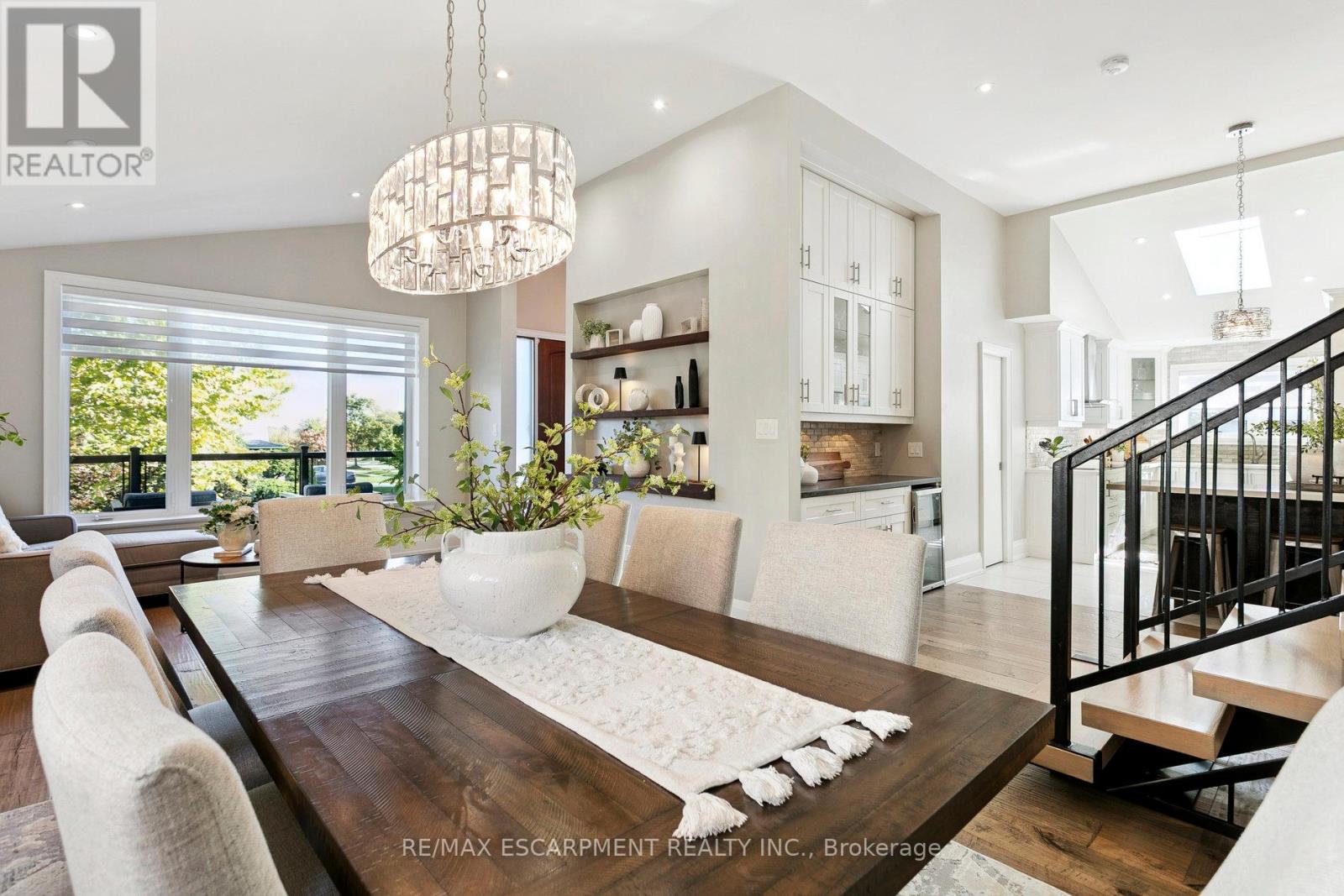 2683 Kingsberry Crescent, Mississauga (Cooksville), Ontario  L5B 2K6 - Photo 4 - W12447584