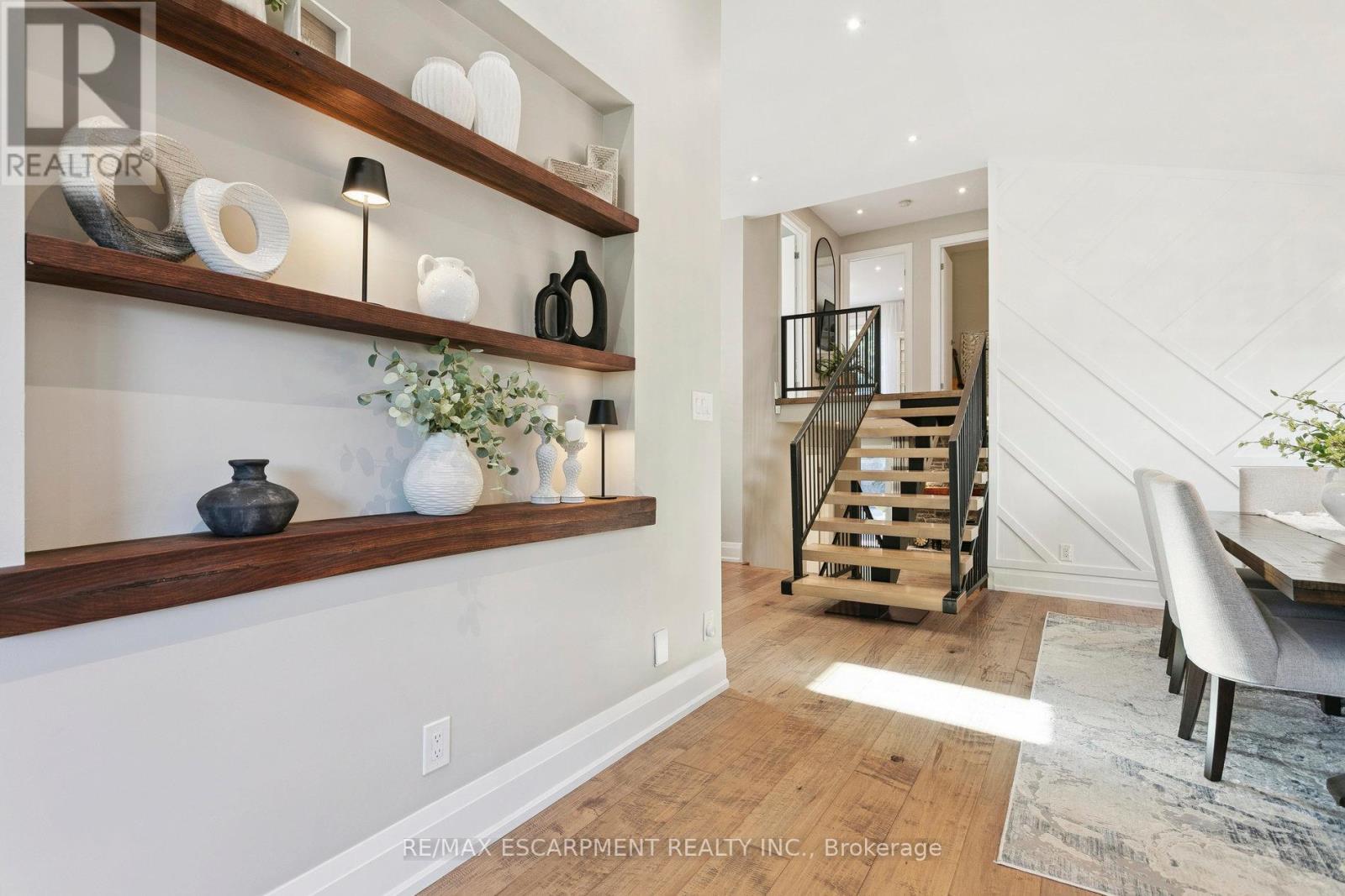 2683 Kingsberry Crescent, Mississauga (Cooksville), Ontario  L5B 2K6 - Photo 5 - W12447584