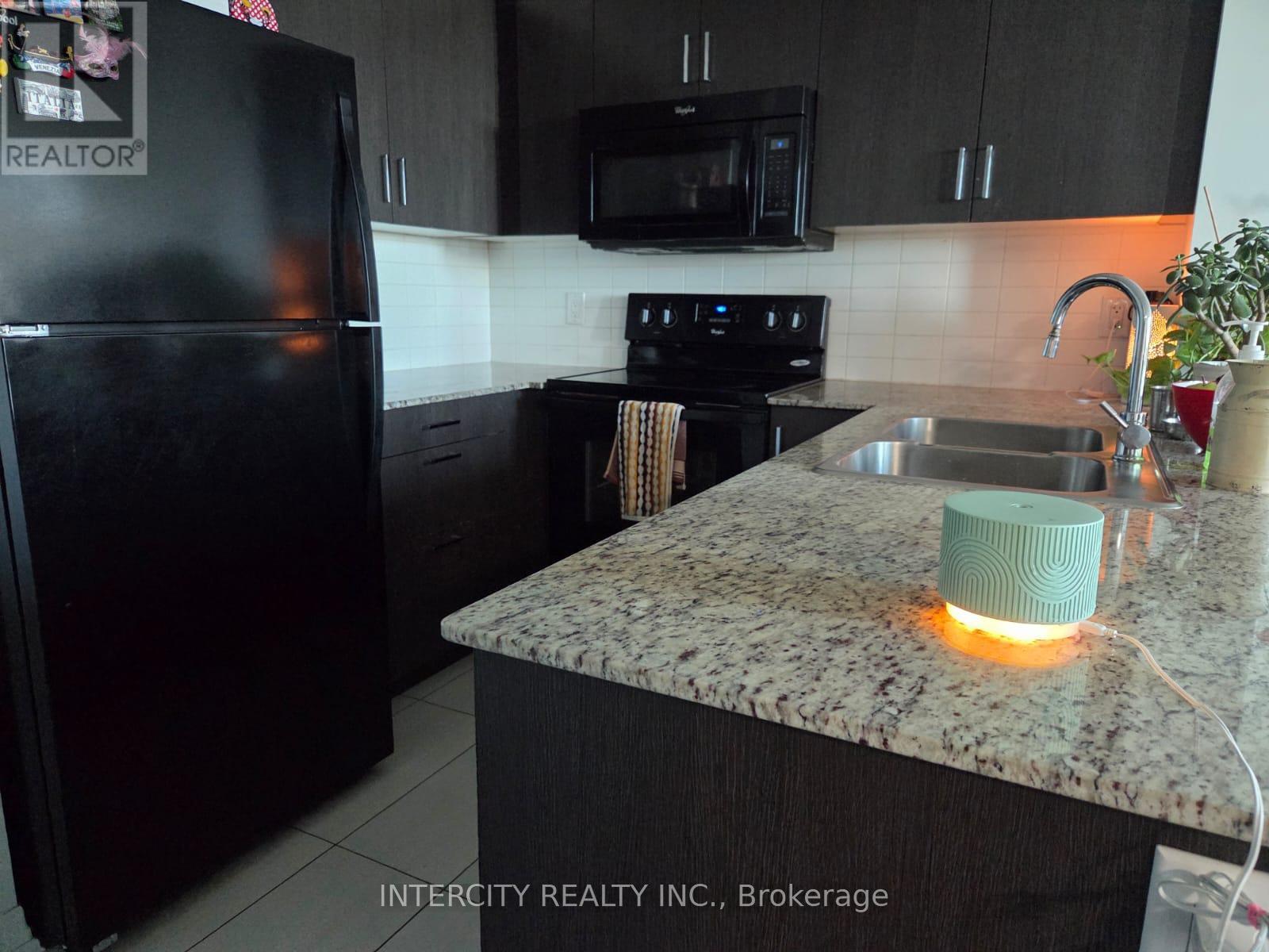1117 - 80 Esther Lorrie Drive, Toronto, Ontario  M9W 0C6 - Photo 6 - W12447591