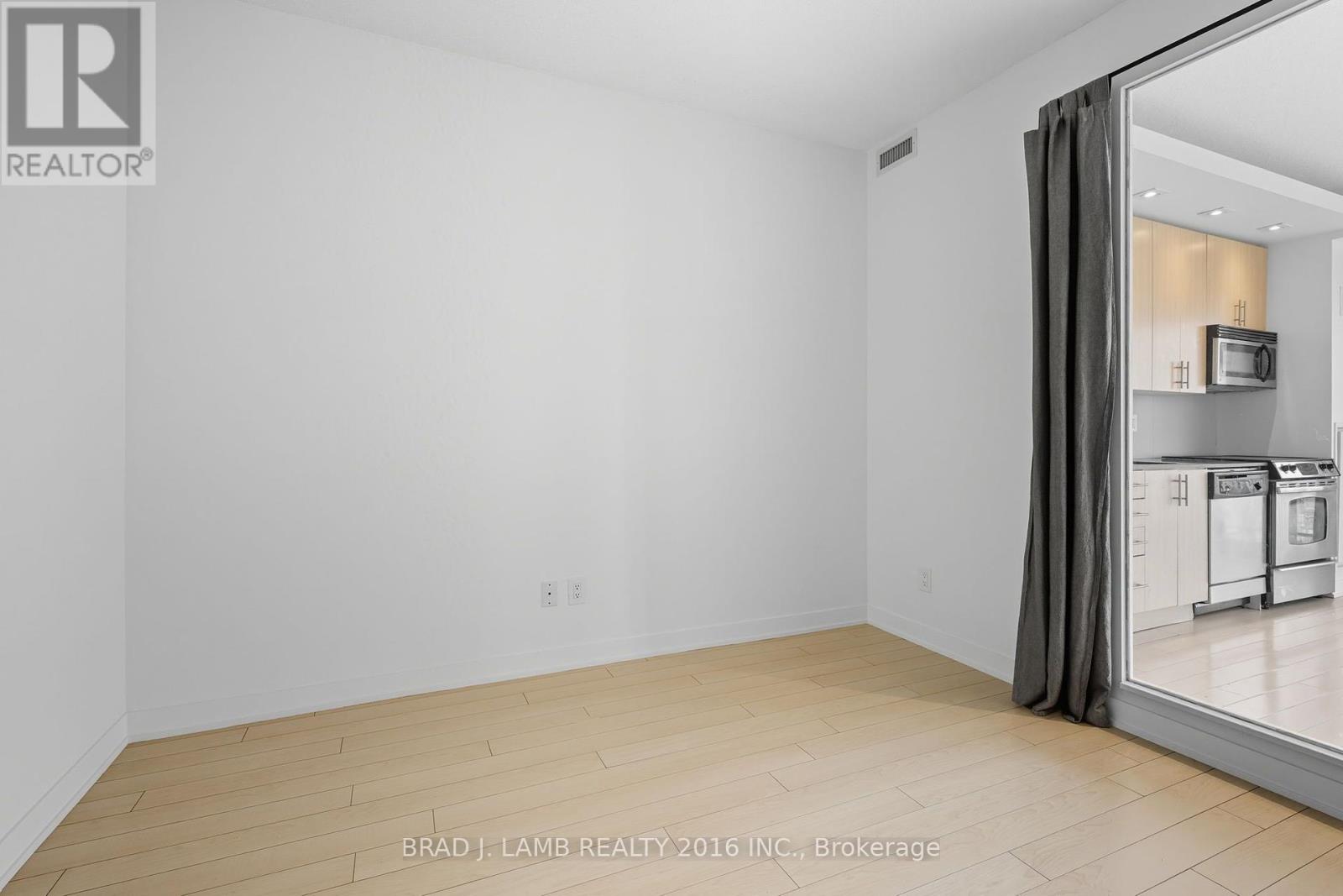 2425 - 165 Legion Road N, Toronto, Ontario  M8Y 0B3 - Photo 10 - W12447615