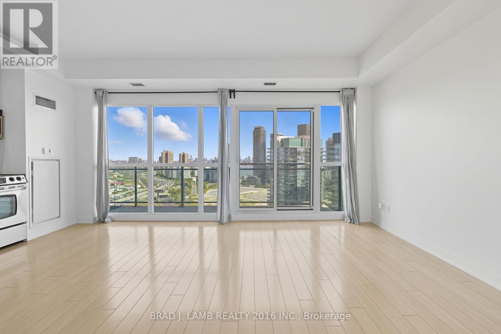 2425 - 165 Legion Road N, Toronto, Ontario  M8Y 0B3 - Photo 5 - W12447615