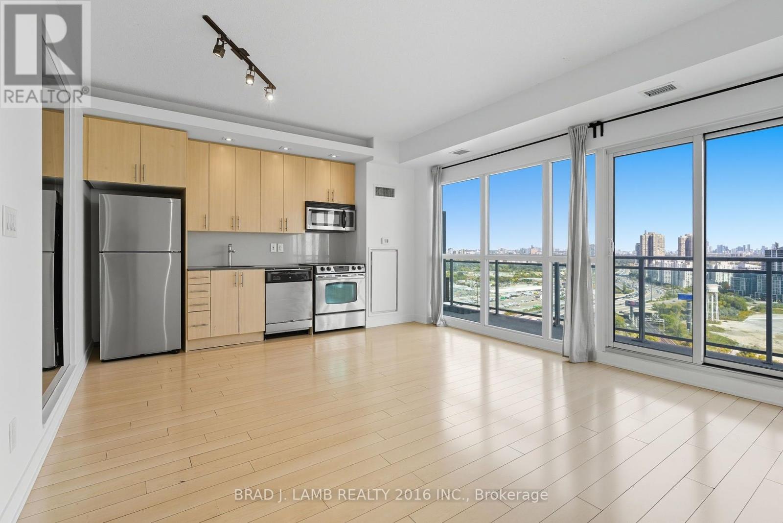 2425 - 165 Legion Road N, Toronto, Ontario  M8Y 0B3 - Photo 6 - W12447615