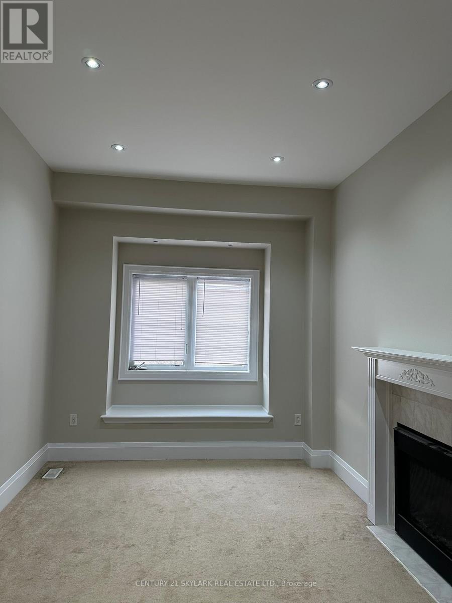 30 Burlwood Rd Burlwood Road, Brampton, Ontario  L6P 4E8 - Photo 18 - W12447644