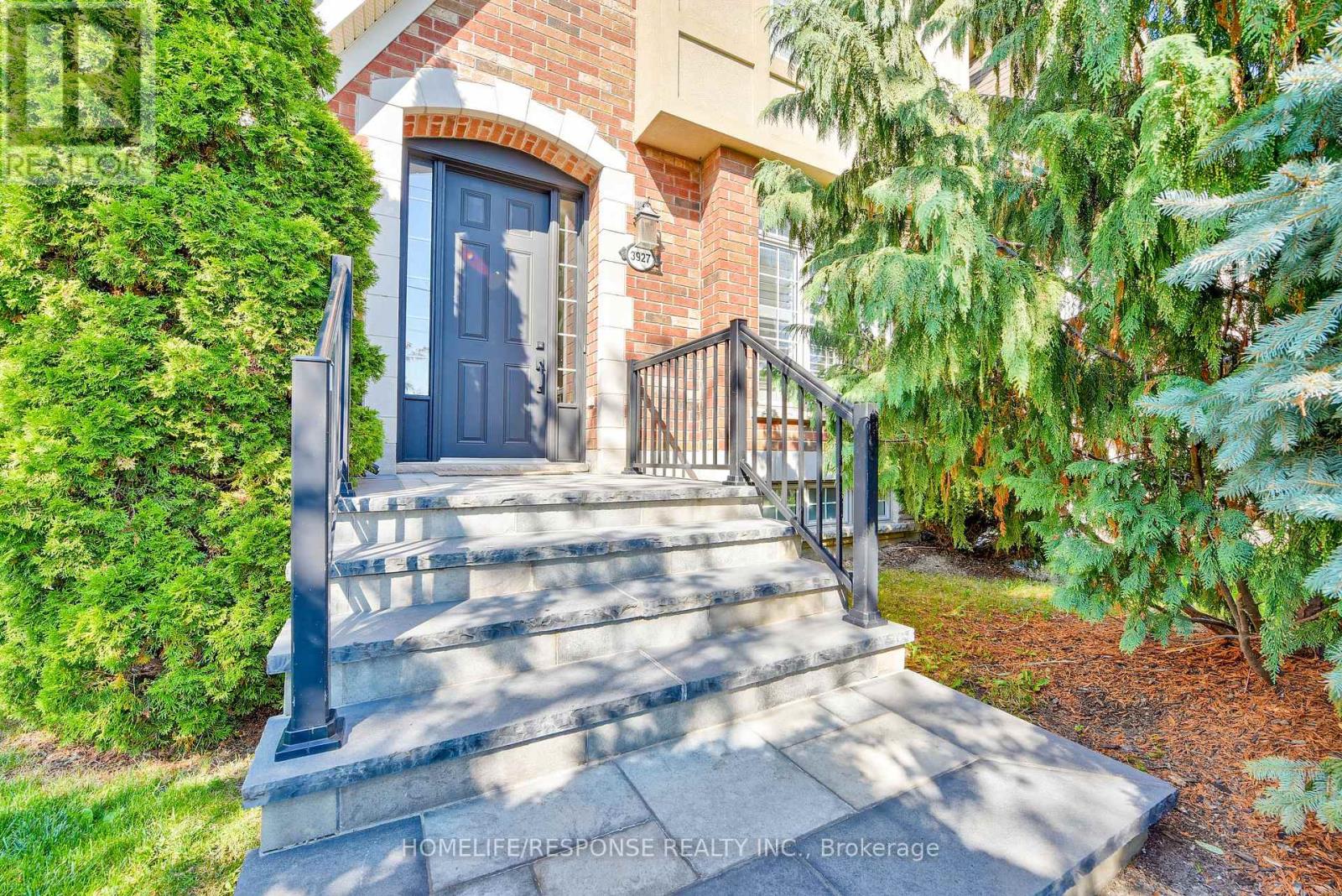3927 Eglinton Avenue W, Mississauga (Churchill Meadows), Ontario  L5M 8A7 - Photo 3 - W12447655