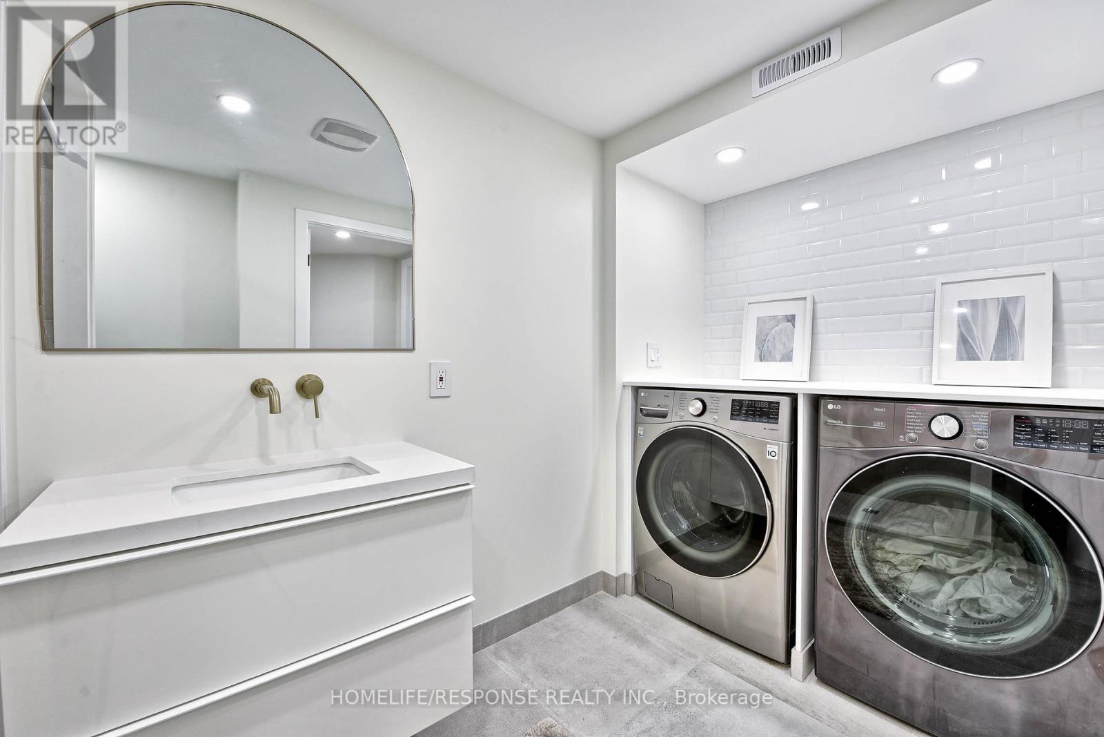 3927 Eglinton Avenue W, Mississauga (Churchill Meadows), Ontario  L5M 8A7 - Photo 41 - W12447655