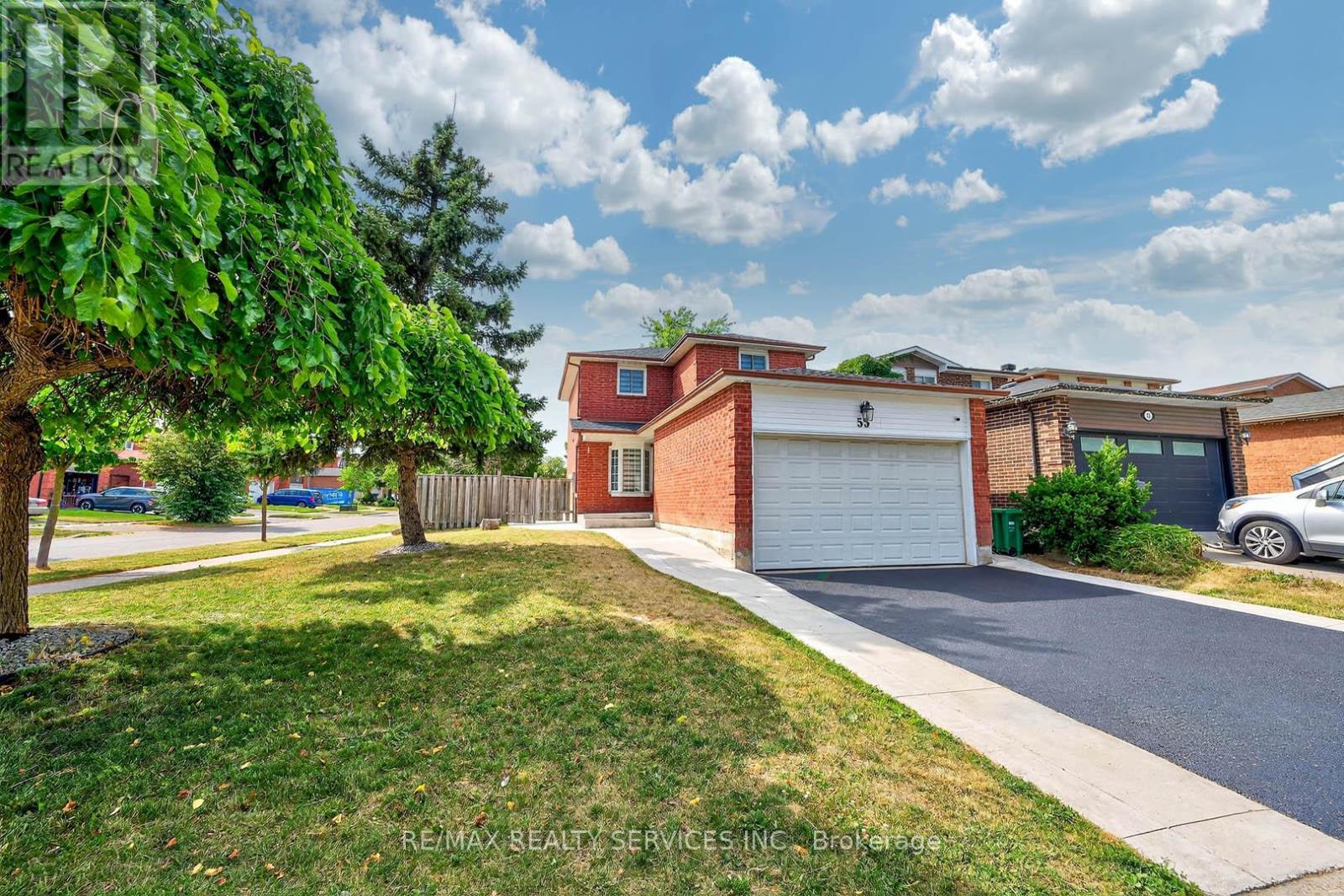 55 Mcgraw Avenue, Brampton, Ontario  L6X 3M5 - Photo 2 - W12447663