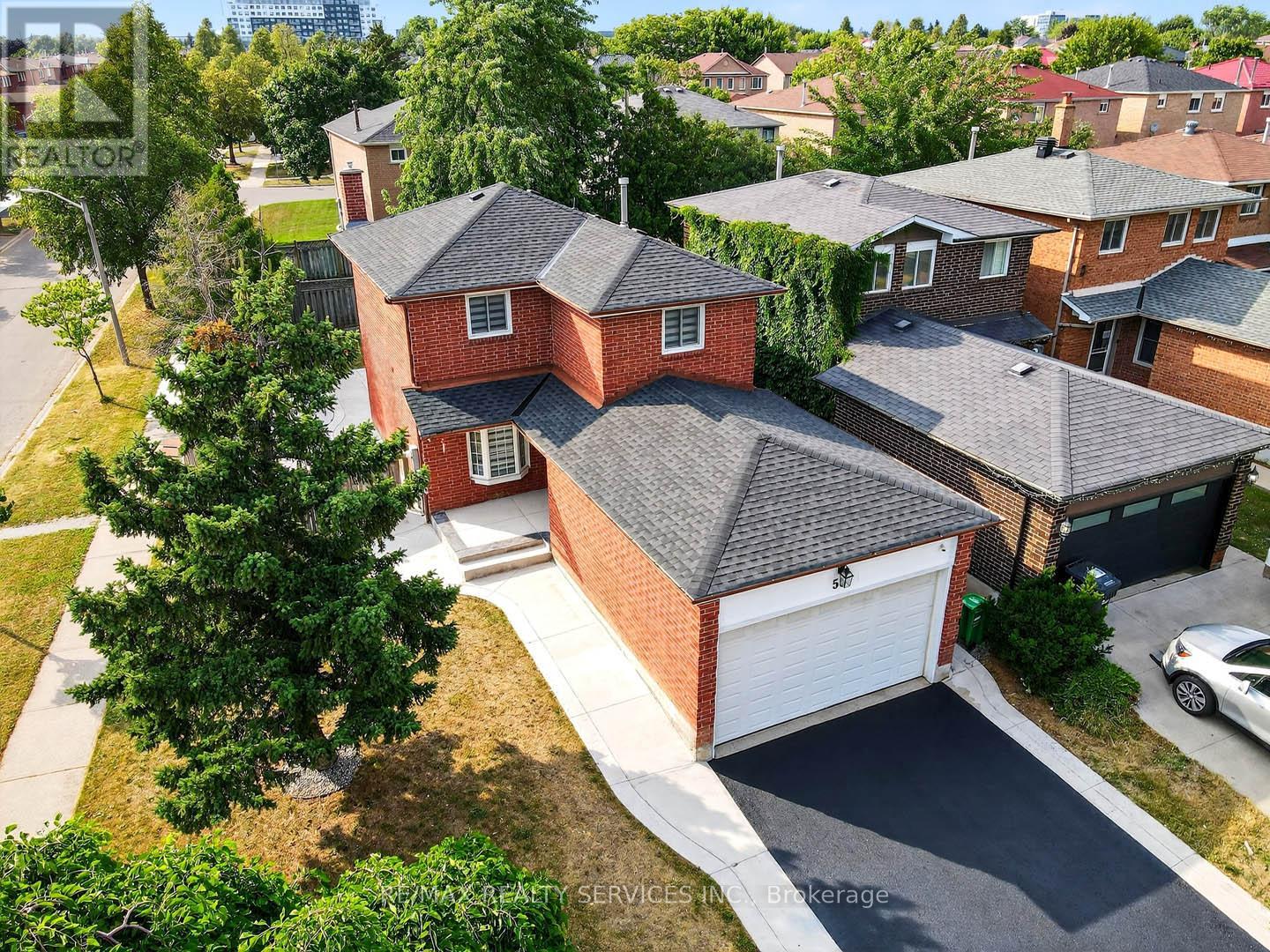 55 Mcgraw Avenue, Brampton, Ontario  L6X 3M5 - Photo 3 - W12447663