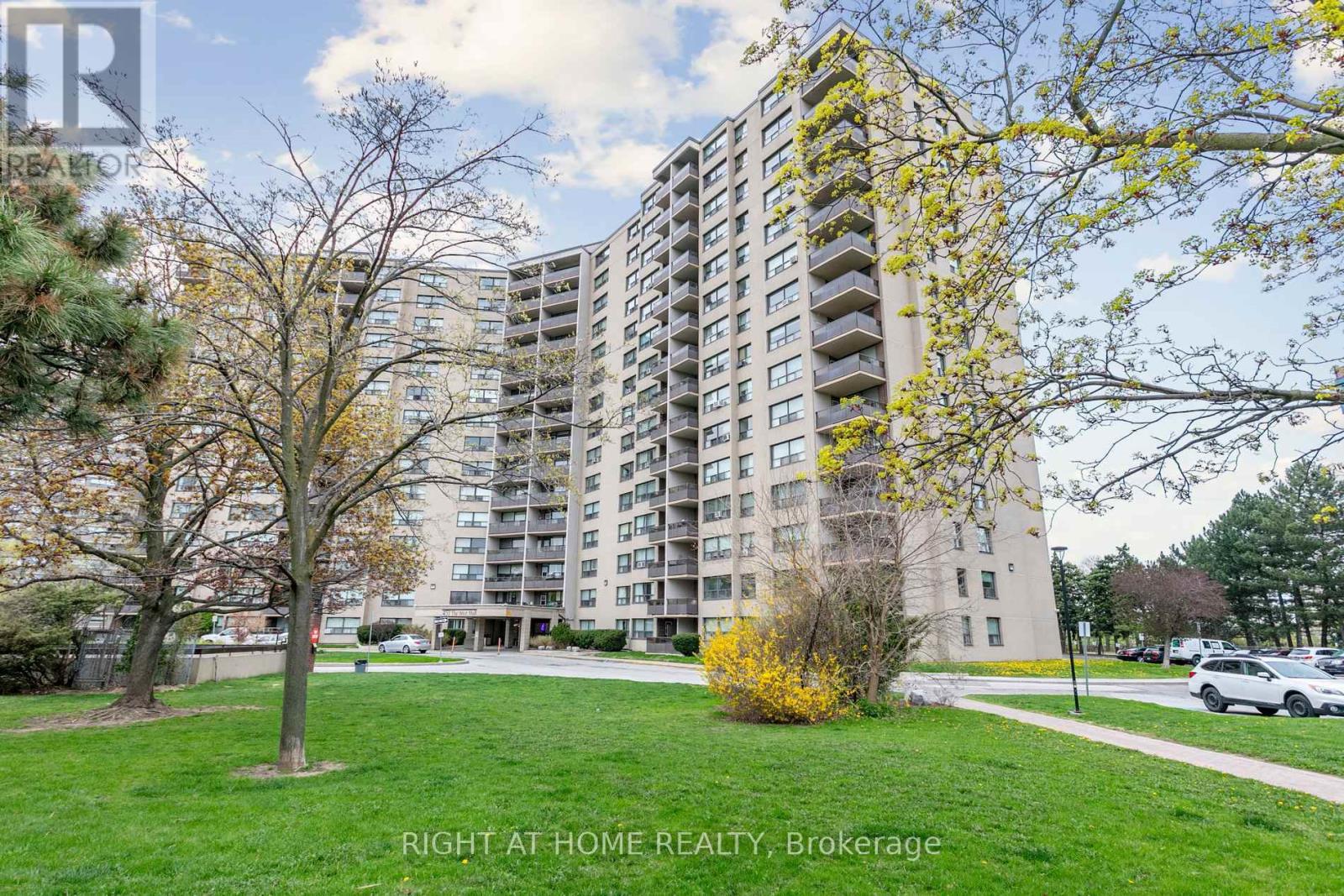 1616 - 451 The West Mall, Toronto (Etobicoke West Mall), Ontario  M9C 1G1 - Photo 2 - W12447668