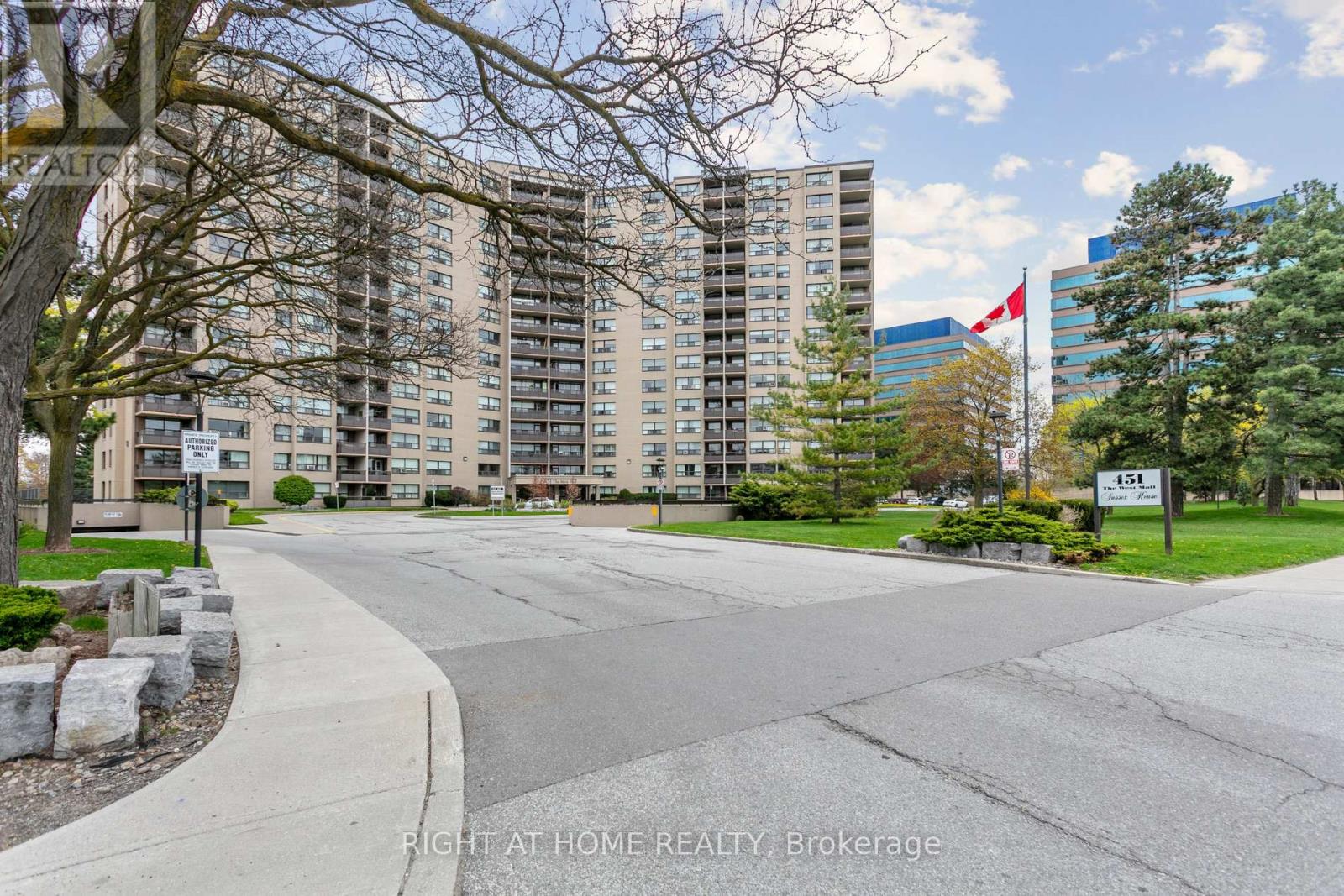 1616 - 451 The West Mall, Toronto (Etobicoke West Mall), Ontario  M9C 1G1 - Photo 3 - W12447668