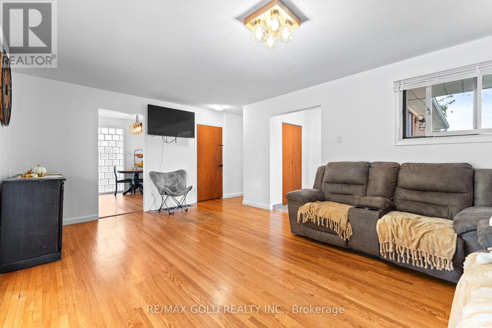 27 Burgby Avenue, Brampton, Ontario  L6X 2G7 - Photo 10 - W12447673