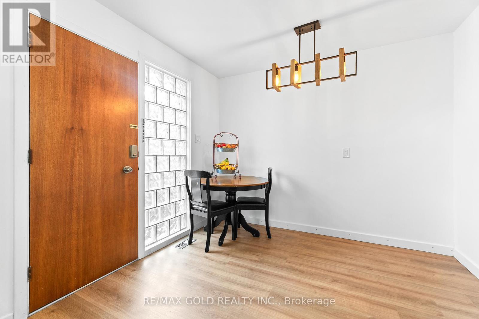 27 Burgby Avenue, Brampton, Ontario  L6X 2G7 - Photo 14 - W12447673