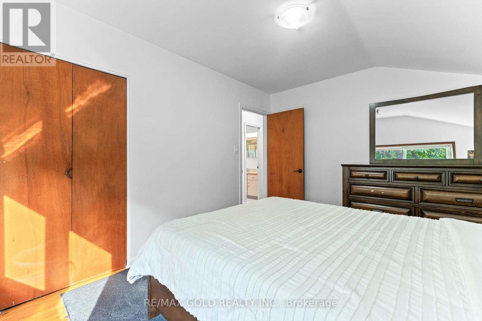27 Burgby Avenue, Brampton, Ontario  L6X 2G7 - Photo 20 - W12447673