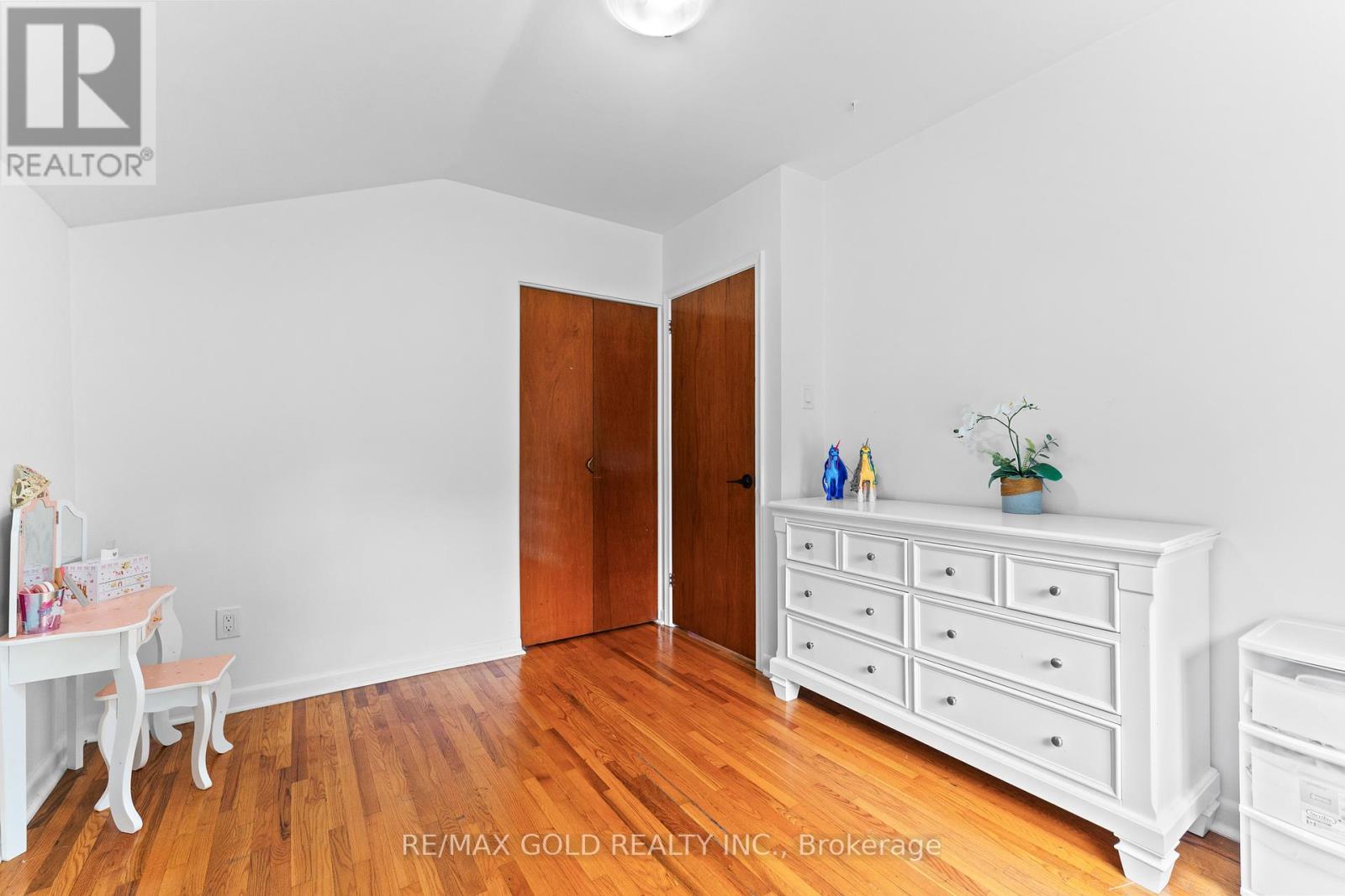 27 Burgby Avenue, Brampton, Ontario  L6X 2G7 - Photo 24 - W12447673