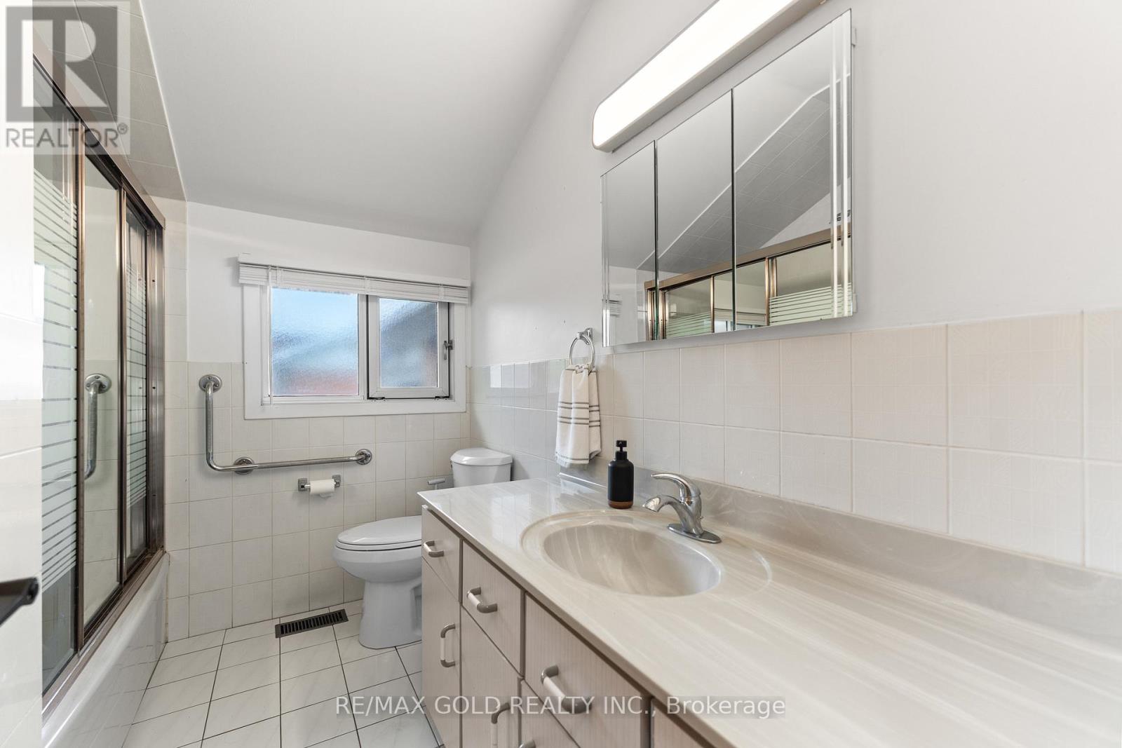 27 Burgby Avenue, Brampton, Ontario  L6X 2G7 - Photo 25 - W12447673