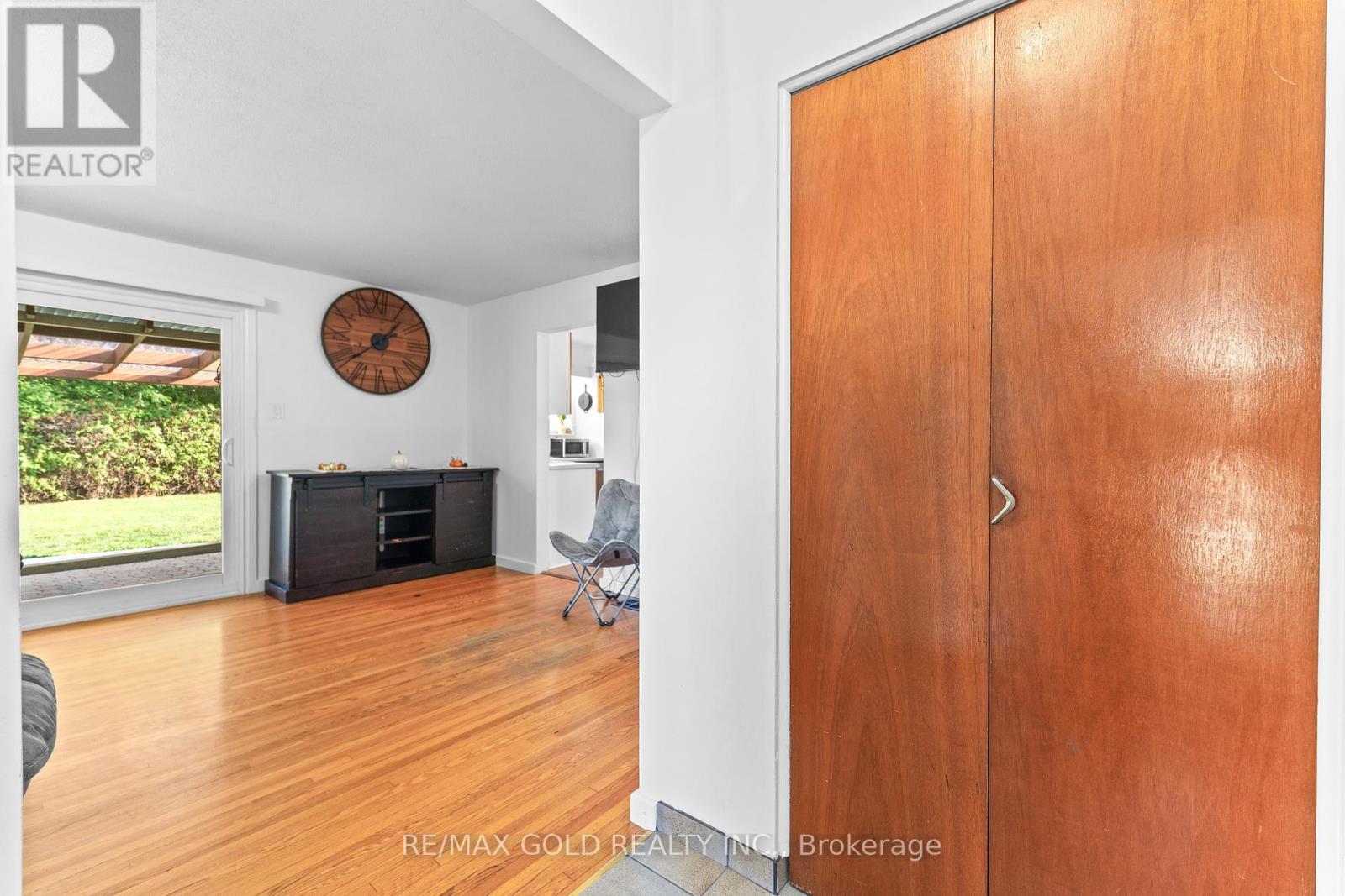 27 Burgby Avenue, Brampton, Ontario  L6X 2G7 - Photo 7 - W12447673