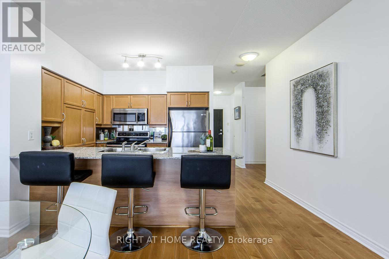 1809 - 388 Prince Of Wales Drive, Mississauga, Ontario  L5B 0A1 - Photo 24 - W12447675