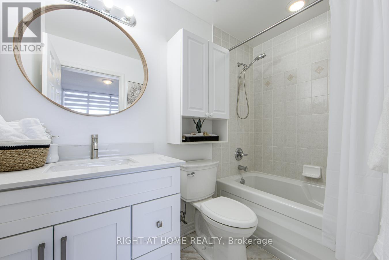 1809 - 388 Prince Of Wales Drive, Mississauga, Ontario  L5B 0A1 - Photo 30 - W12447675