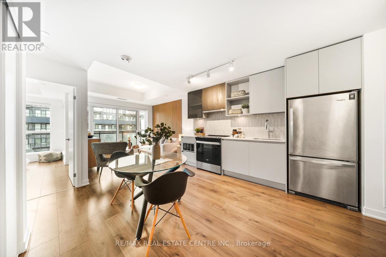 813 - 405 Dundas Street W, Oakville (Go Glenorchy), Ontario  L6M 4P9 - Photo 10 - W12447678