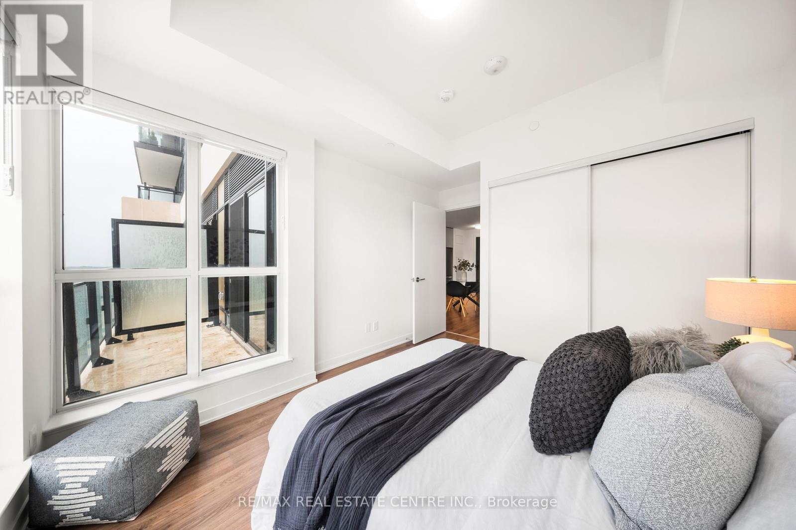 813 - 405 Dundas Street W, Oakville (Go Glenorchy), Ontario  L6M 4P9 - Photo 17 - W12447678