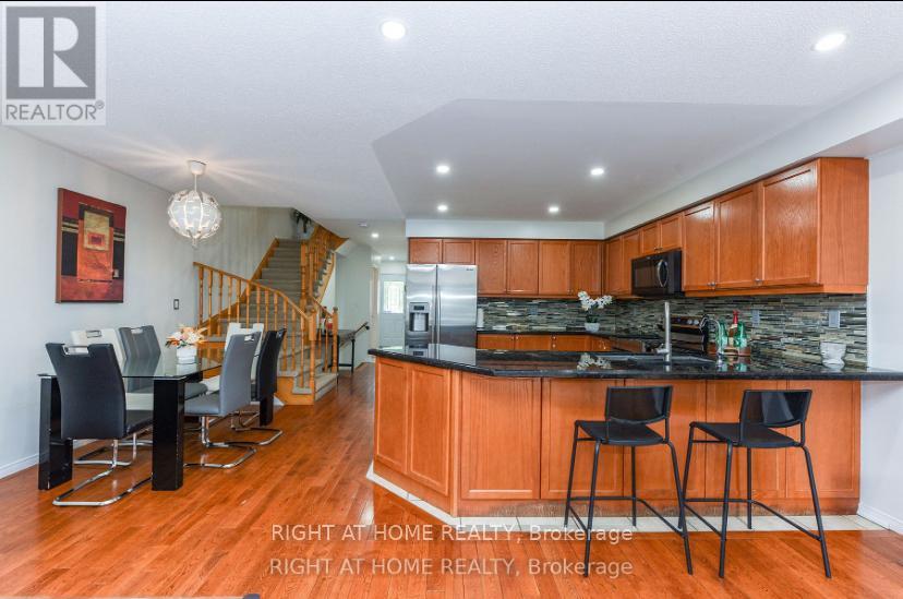 3 - 1551 Reeves Gate, Oakville (Ga Glen Abbey), Ontario  L6M 5C5 - Photo 4 - W12447694