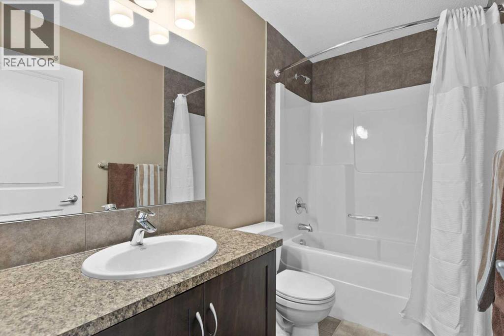 195 Hillcrest Circle Sw, Airdrie, Alberta  T4B 0Y6 - Photo 33 - A2259881