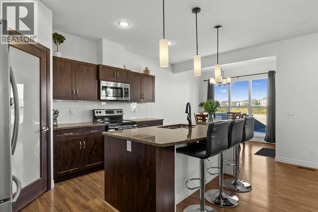 195 Hillcrest Circle Sw, Airdrie, Alberta  T4B 0Y6 - Photo 6 - A2259881