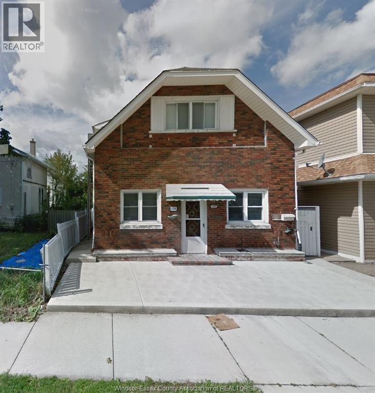 MLS# 25025433: 1189 MARION Unit# UPPER 3, Windsor, Canada