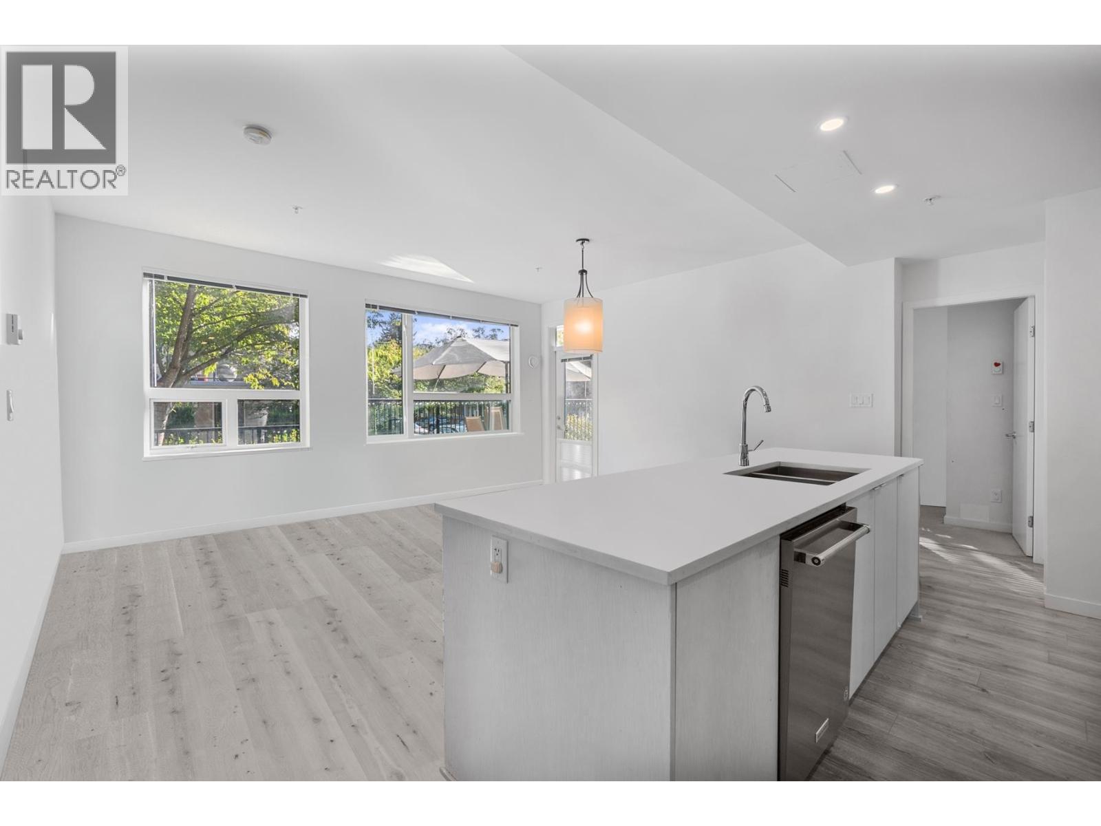 108 717 Breslay Street, Coquitlam, British Columbia  V3J 0J3 - Photo 3 - R3055655