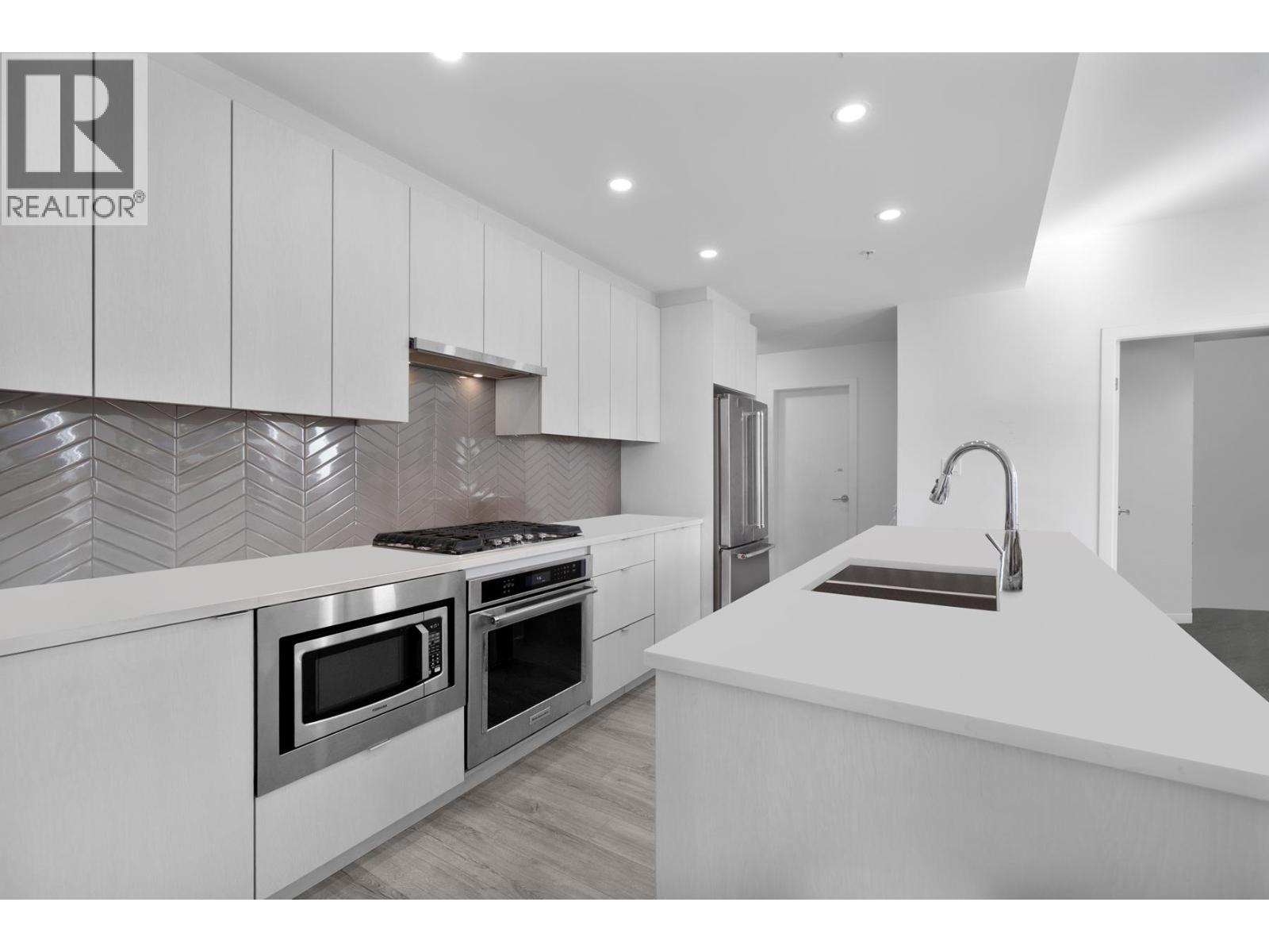 108 717 Breslay Street, Coquitlam, British Columbia  V3J 0J3 - Photo 5 - R3055655