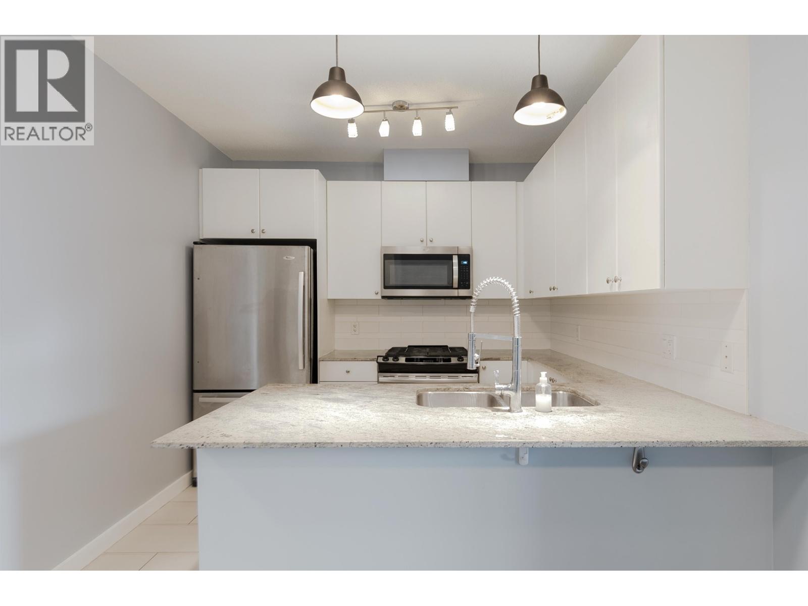 1007 280 Ross Drive, New Westminster, British Columbia  V3L 0C2 - Photo 4 - R3055687