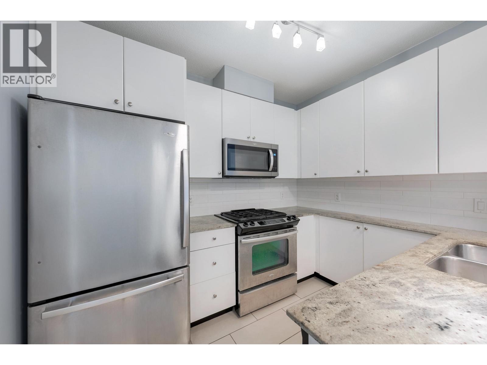 1007 280 Ross Drive, New Westminster, British Columbia  V3L 0C2 - Photo 5 - R3055687