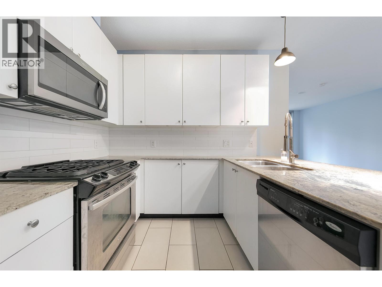 1007 280 Ross Drive, New Westminster, British Columbia  V3L 0C2 - Photo 6 - R3055687