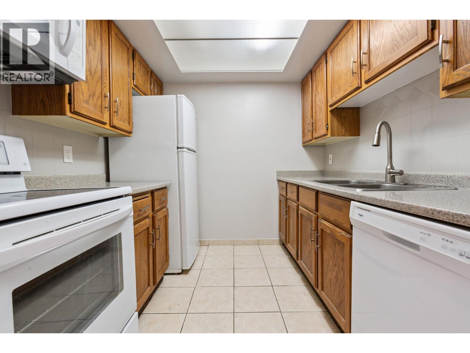 505 6595 Willingdon Avenue, Burnaby, British Columbia  V5H 4E5 - Photo 10 - R3055710