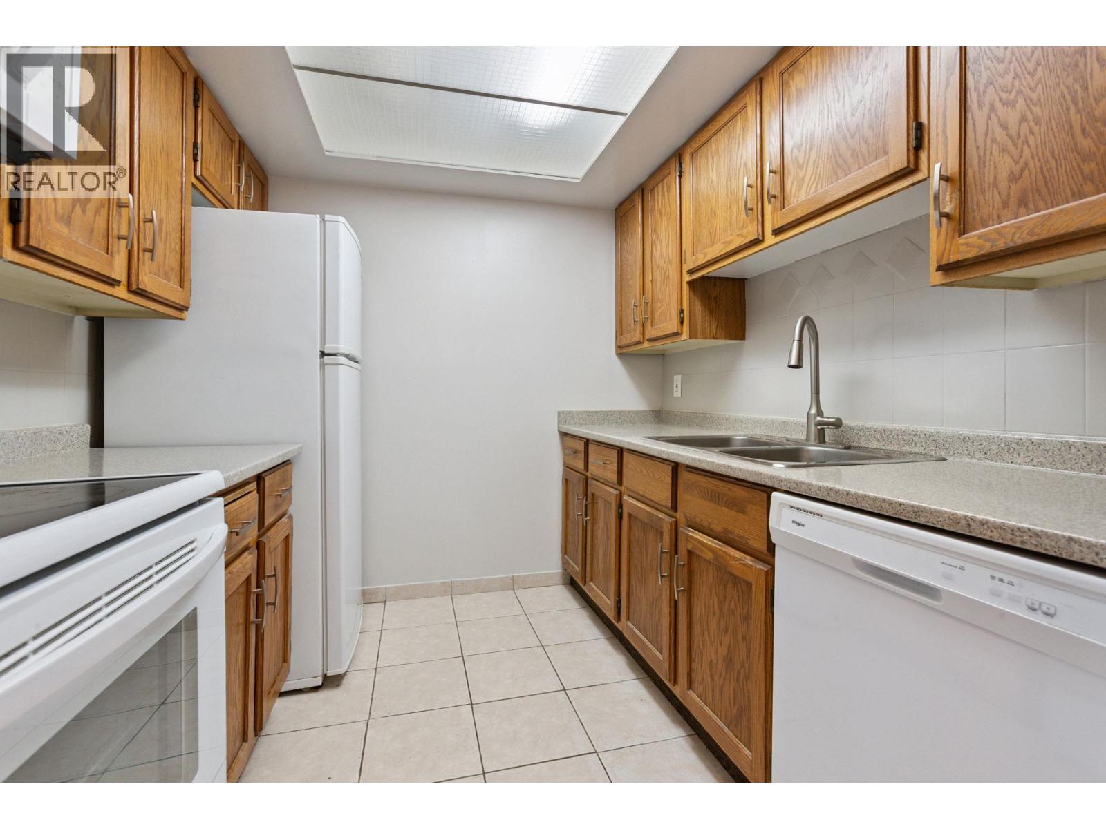 505 6595 Willingdon Avenue, Burnaby, British Columbia  V5H 4E5 - Photo 11 - R3055710