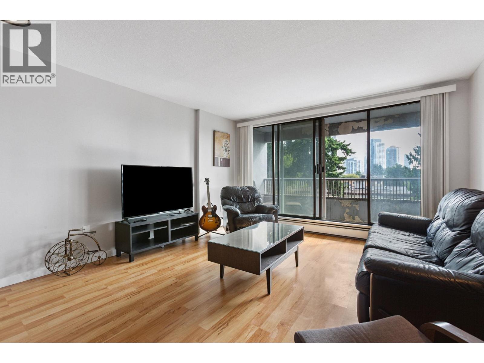 505 6595 Willingdon Avenue, Burnaby, British Columbia  V5H 4E5 - Photo 2 - R3055710