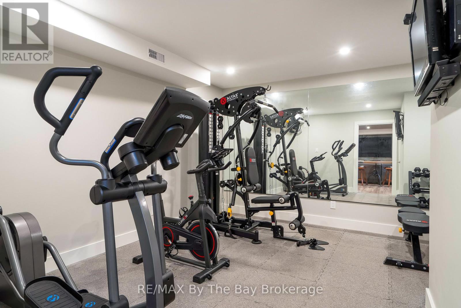 809 Eastdale Drive E, Wasaga Beach, Ontario  L9Z 2R7 - Photo 26 - S12447743