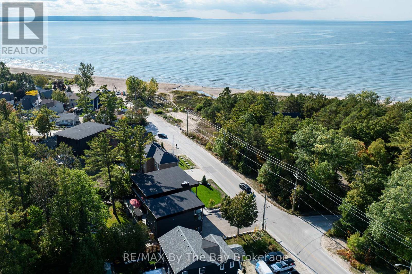 809 Eastdale Drive E, Wasaga Beach, Ontario  L9Z 2R7 - Photo 36 - S12447743