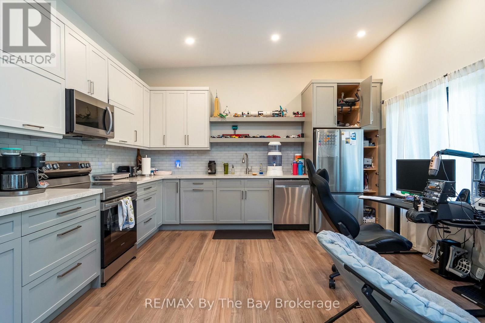 809 Eastdale Drive E, Wasaga Beach, Ontario  L9Z 2R7 - Photo 48 - S12447743