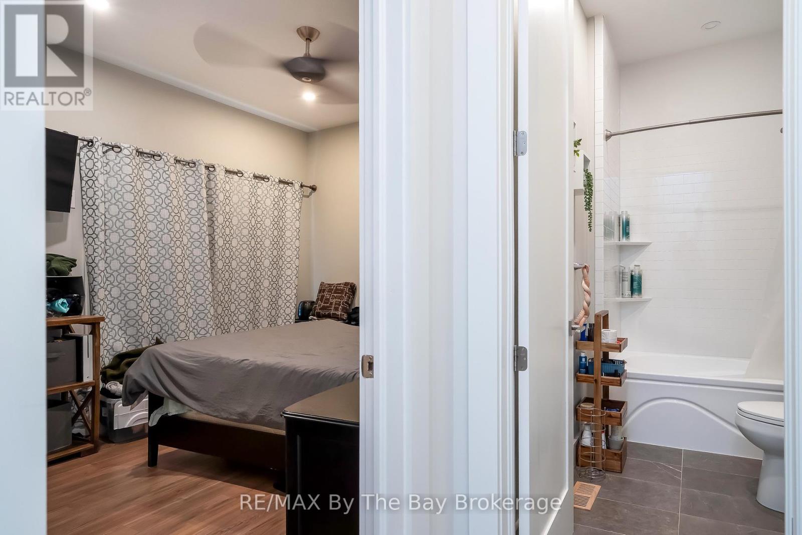 809 Eastdale Drive E, Wasaga Beach, Ontario  L9Z 2R7 - Photo 49 - S12447743