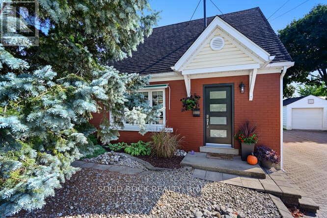83 Havelock Street, Brockville, Ontario  K6V 4M2 - Photo 3 - X12447777