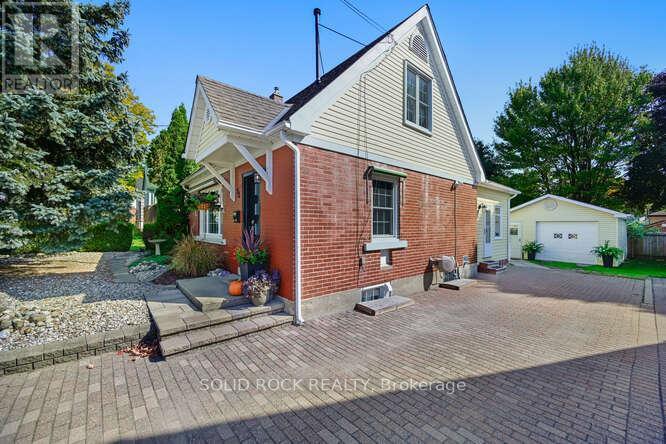 83 Havelock Street, Brockville, Ontario  K6V 4M2 - Photo 4 - X12447777