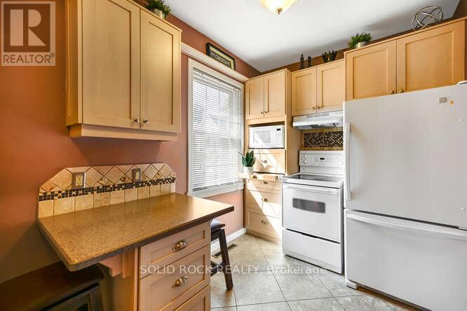 83 Havelock Street, Brockville, Ontario  K6V 4M2 - Photo 5 - X12447777