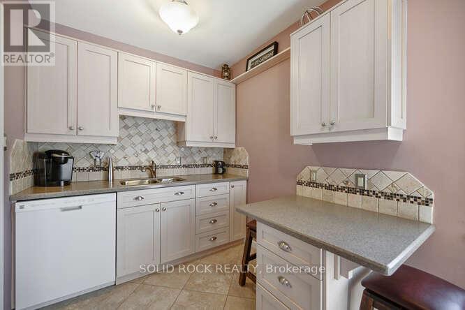 83 Havelock Street, Brockville, Ontario  K6V 4M2 - Photo 6 - X12447777
