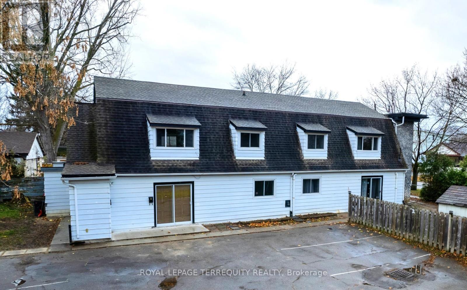 20 Mildred Avenue, St. Catharines (Haig), Ontario  L2R 6H8 - Photo 3 - X12447585