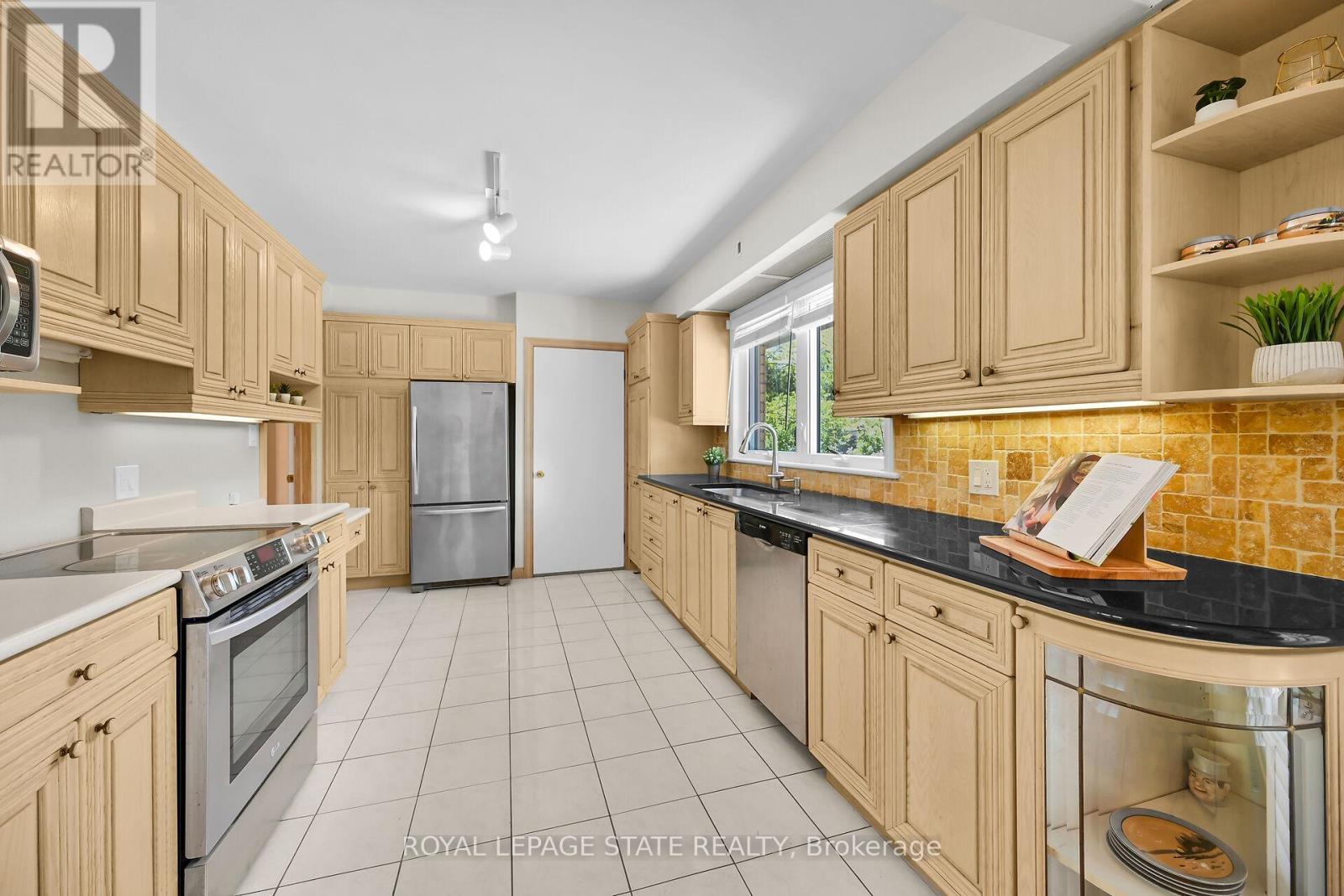 128 Oneida Boulevard, Hamilton, Ontario  L9G 3C9 - Photo 14 - X12447614