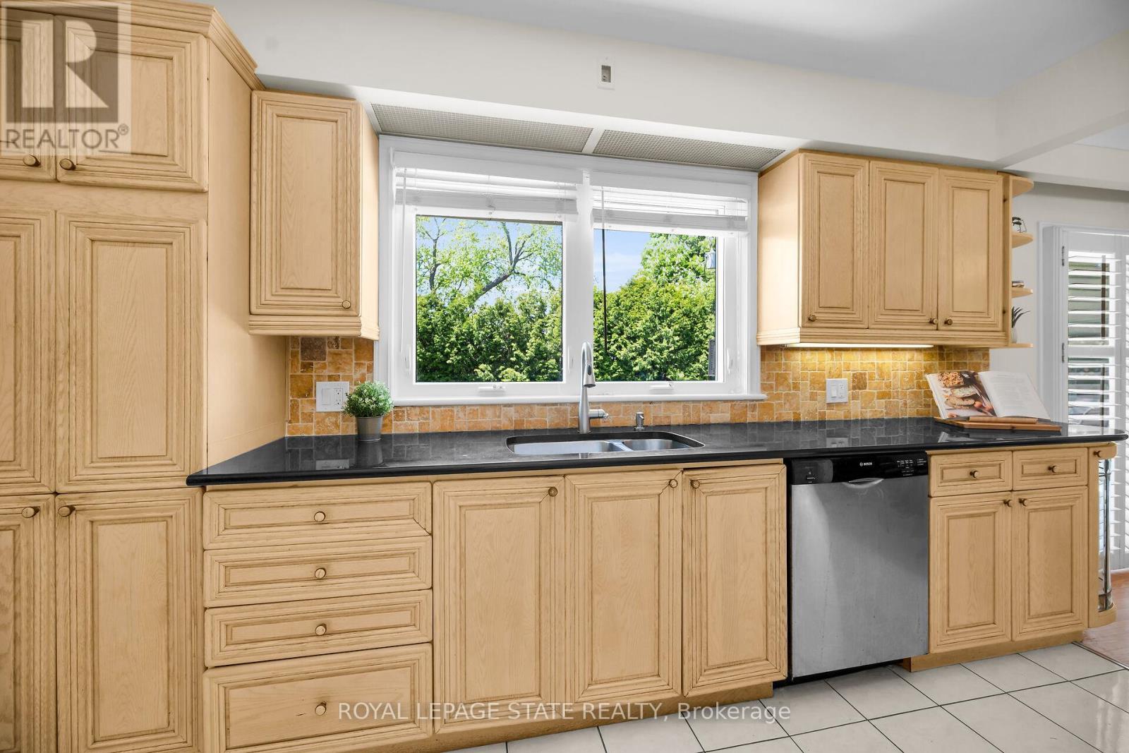 128 Oneida Boulevard, Hamilton, Ontario  L9G 3C9 - Photo 16 - X12447614