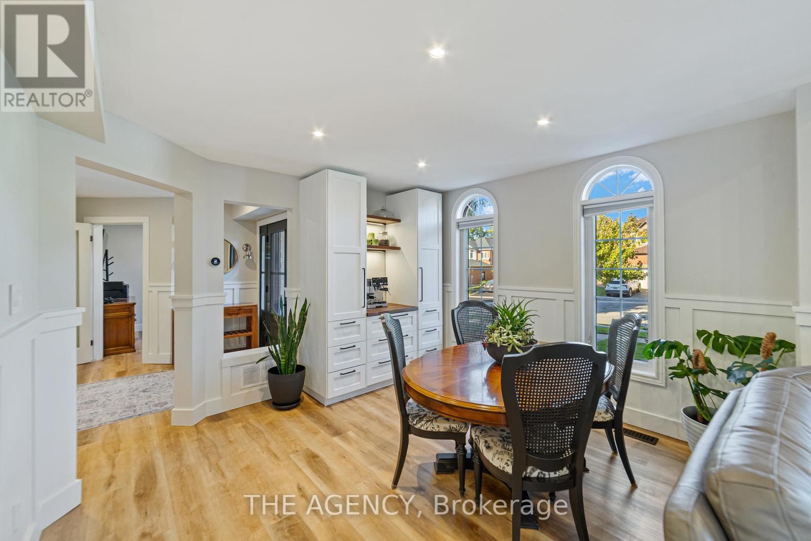 28 Fenwick Place, Hamilton (Waterdown), Ontario  L8B 0P5 - Photo 10 - X12447619