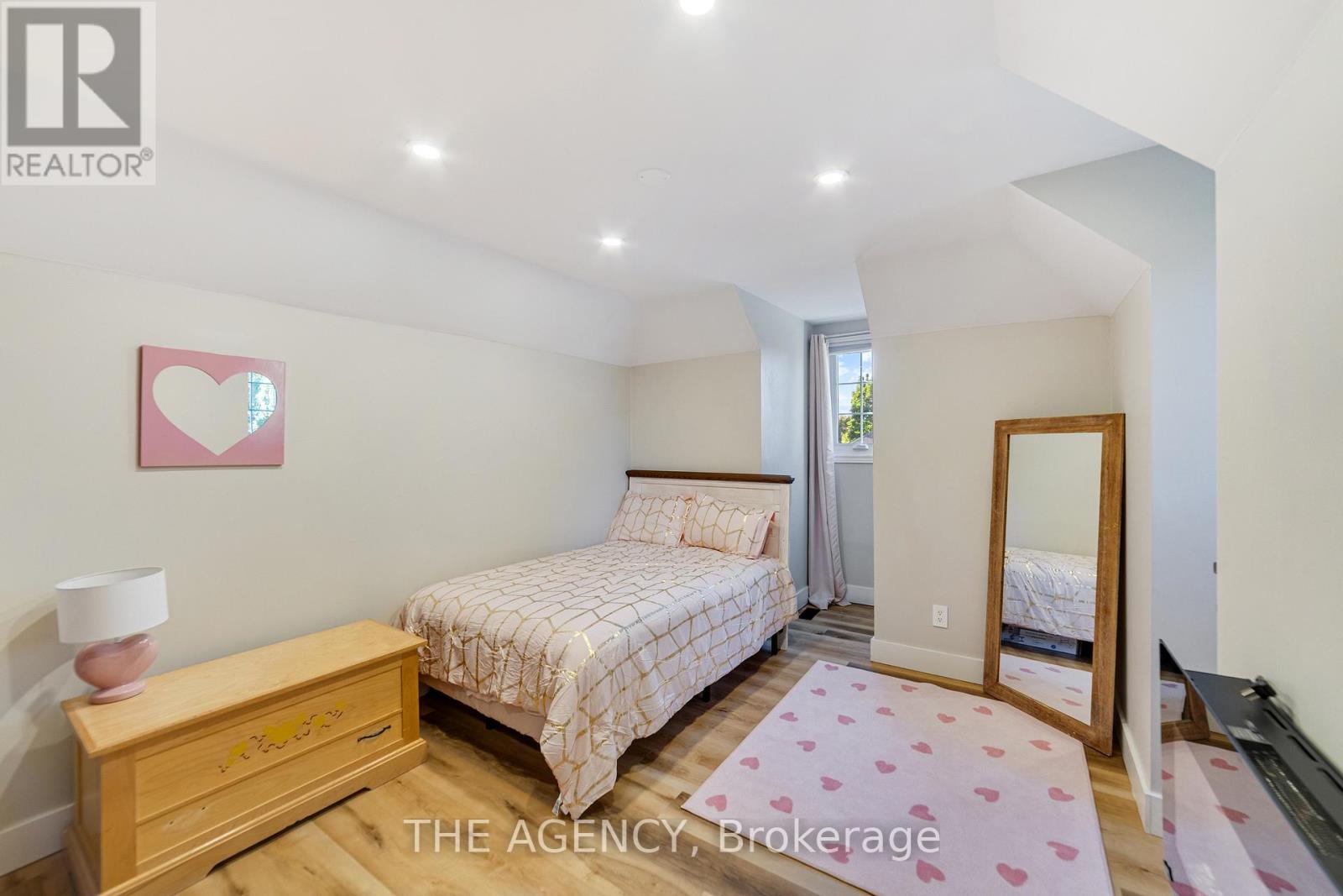 28 Fenwick Place, Hamilton (Waterdown), Ontario  L8B 0P5 - Photo 29 - X12447619